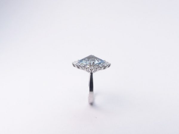 Anello acqua marina e diamanti - immagine 3