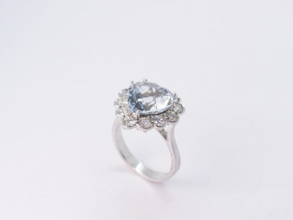 Anello acqua marina e diamanti