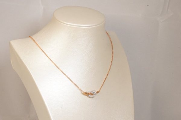 Collana nodo con zirconi
