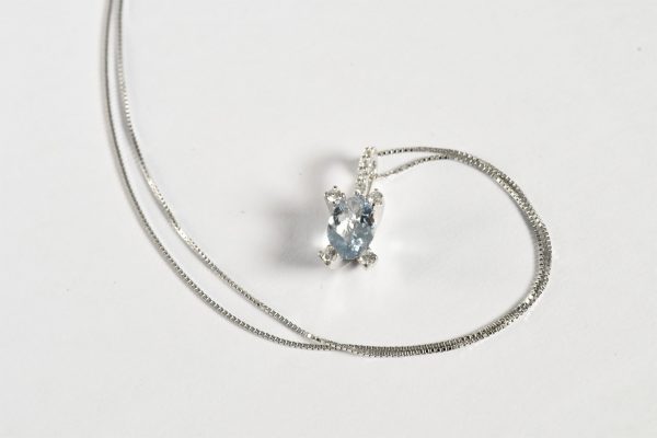 Collana con acqua marina e brillanti