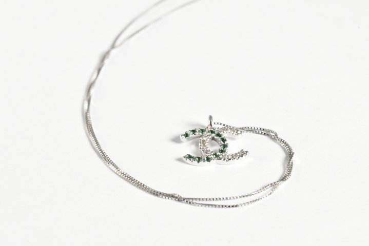 Collana con c incrociate
