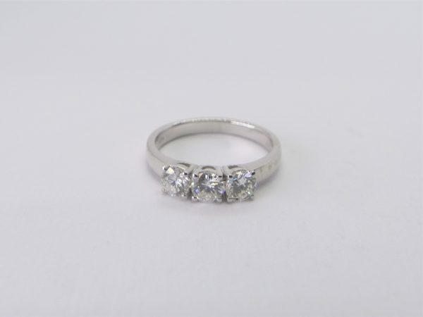 Anello trilogy con diamanti - immagine 3