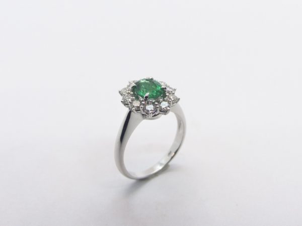 Anello Classico Smeraldo e diamanti - immagine 3