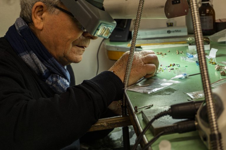Laboratorio artigianale peccati preziosi gioielli
