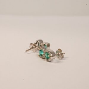 Orecchini con smeraldi a cuore