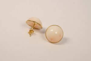 Orecchini con corallo rosa grandi