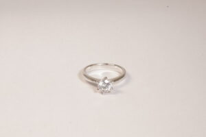 Anello solitario argento