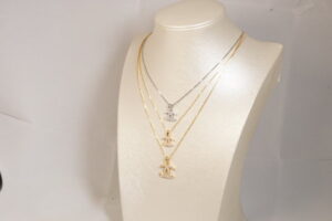 Catenine in argento con pendente zirconi