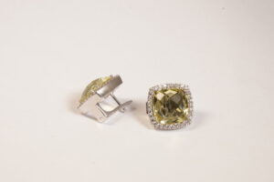 Orecchini in argento e tormalina verde