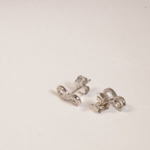 Orecchini in argento modello infinito