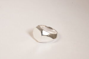 Anello Chevalier esagonale in argento