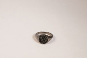 Anello Chevalier in argento con zirconi