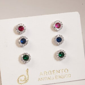 Orecchini con zirconi colorati