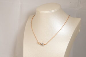 Collana nodo con zirconi