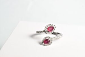 Anello contrariè con Rubini