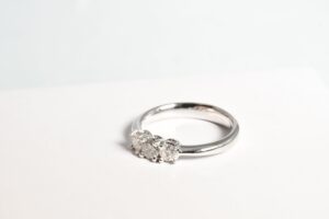 Anello trilogy e Diamanti
