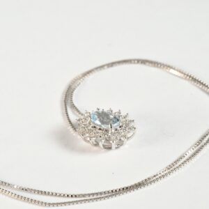 Collana con pendente acqua marina e brillanti