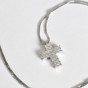 Collana con pendente croce