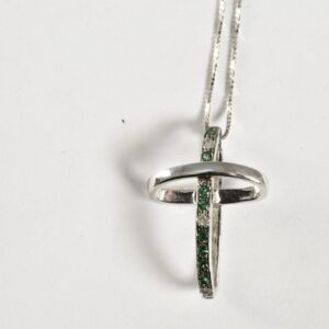 Collana in oro bianco con pendente croce