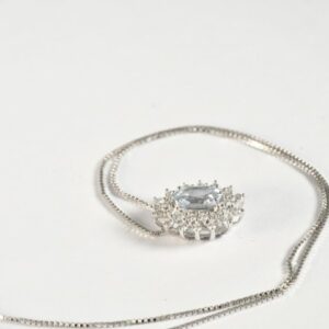Collana con pendente acqua marina e brillanti