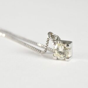 Collana con punto luce torre