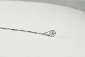 Collana punto luce modello fiore