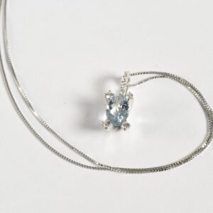 Collana con acqua marina e brillanti
