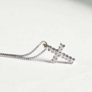 Collana con croce dritta