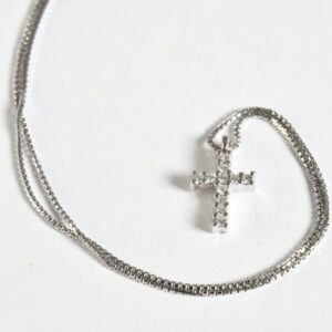 Collana con croce dritta