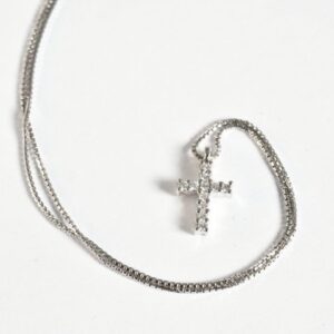 Collana con croce dritta