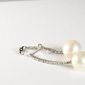 Orecchini con barretta e perla