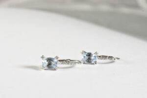 orecchini con acqua marina ovale
