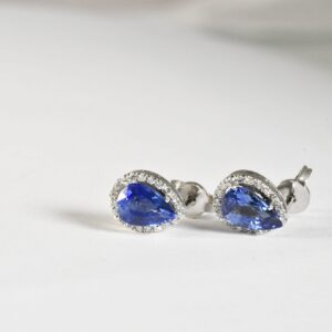 Orecchini con zaffiri a goccia
