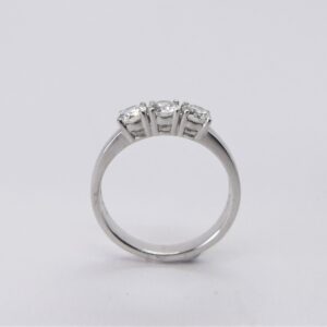 Anello trilogy con diamanti