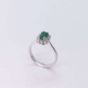 Anello Classico Smeraldo e Diamanti