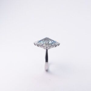 Anello acqua marina e diamanti