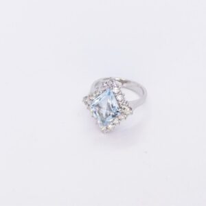Anello acqua marina e diamanti