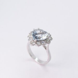 Anello acqua marina e diamanti