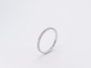 Anello eternity con diamanti