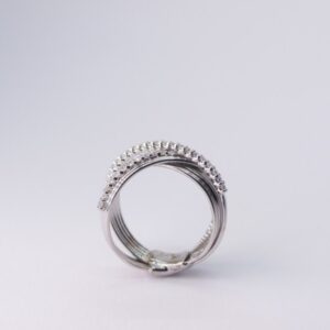 Anello Intrecciato con Diamanti
