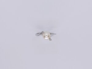 Anello perla e diamanti