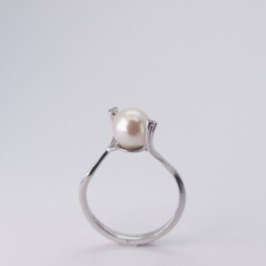 Anello perla e diamanti