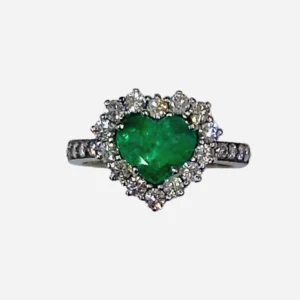 Anello con smeraldo a cuore